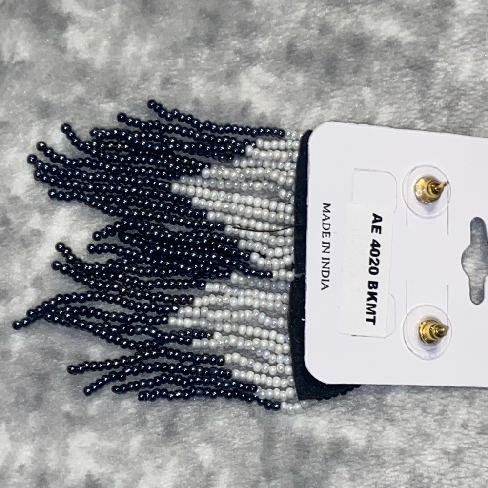 Icon beaded earrings - Picture 3 of 4